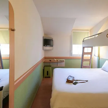 Ibis Budget Centre 2*