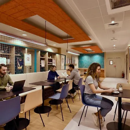 Hotel Ibis Budget Centre 2*