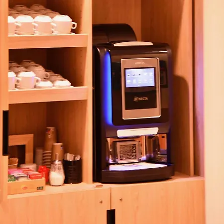 Ibis Budget Centre 2*